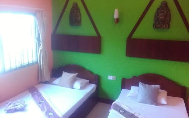 Latinos Hostel - photo 3
