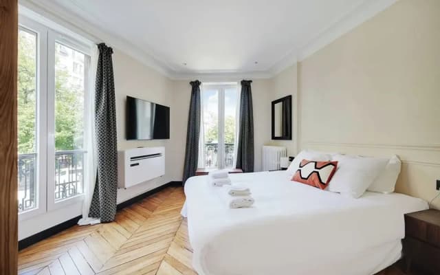 Charming apt - 2br/6p - Ternes/ Arc de Triomphe - photo 4