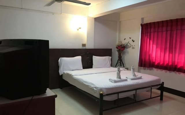 President Apartment - photo 5