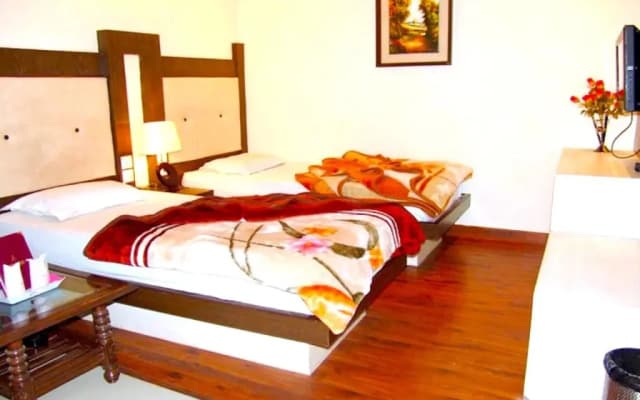 Milan Deluxe Hotel - photo 4