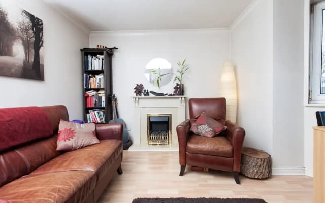 Cozy, Complete Flat for 4 in Leith - photo 3