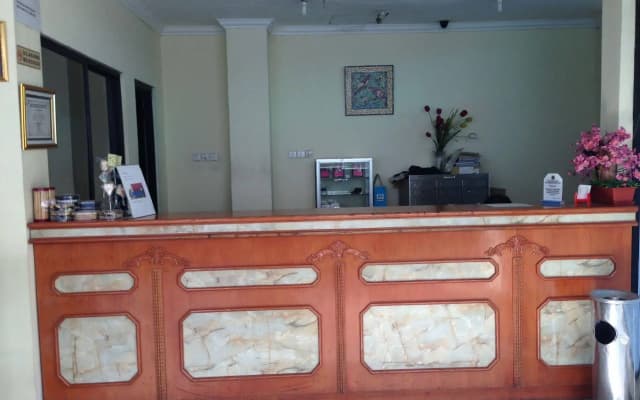Hotel Lautze Indah - photo 2