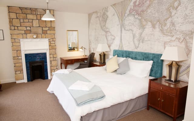 The Captain Cook Hotel - photo 3