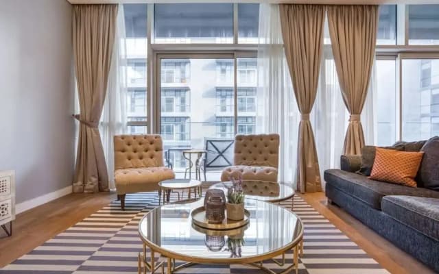 Luxurious, Vast & Airy Apartment in City Walk - photo 5