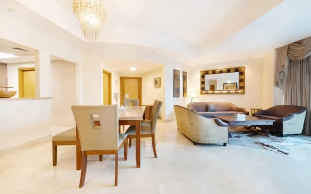 Maison Privee - Spacious Apt w/ Beach, Pool and Marina Access - photo 3