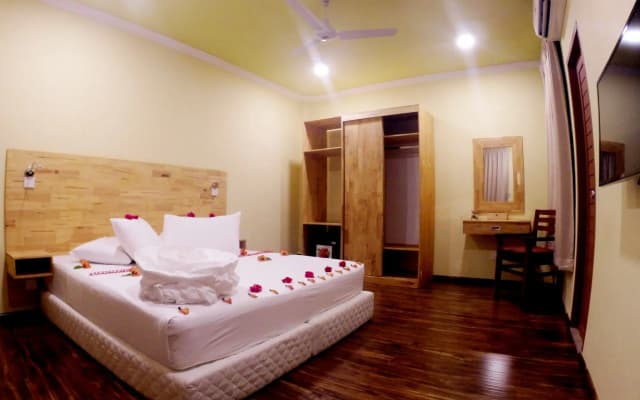 Maafushi Village - photo 3