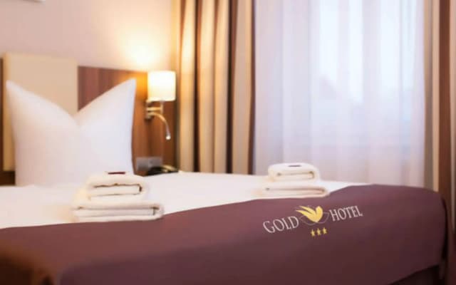 Gold Hotel - photo 4
