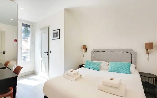 Modern Apartment With Balcony - 2br/6p- Roquette - photo 4