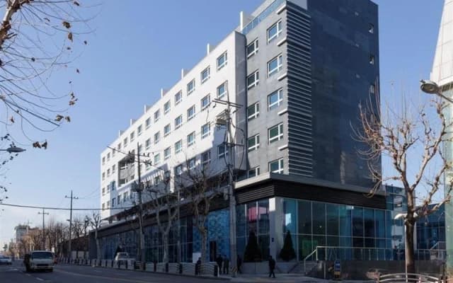 W-Tower Apartment - photo 3