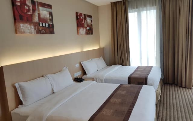 DeHome Boutique Hotel - photo 2