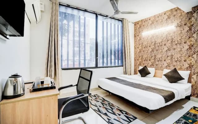 Kings Court Hotel - photo 4