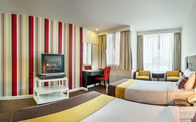 Thamrongin Hotel - photo 2