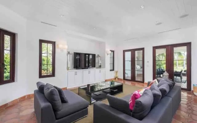 Villa Waterfront - photo 2