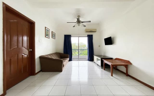 Api Api Guesthouse 533 by Oyo Rooms - photo 4