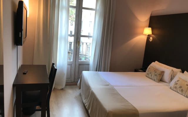 Ramblas Internacional Hotel - photo 4