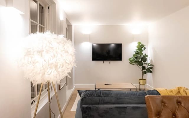 Three Bed Apts near Spitalfields Mkt - photo 2