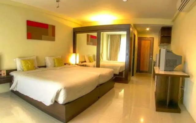 Center Park Service Apartment & Hotel - photo 2
