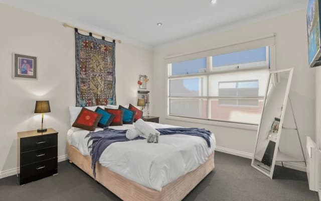 StayCentral - Tranquil Townhouse - photo 5