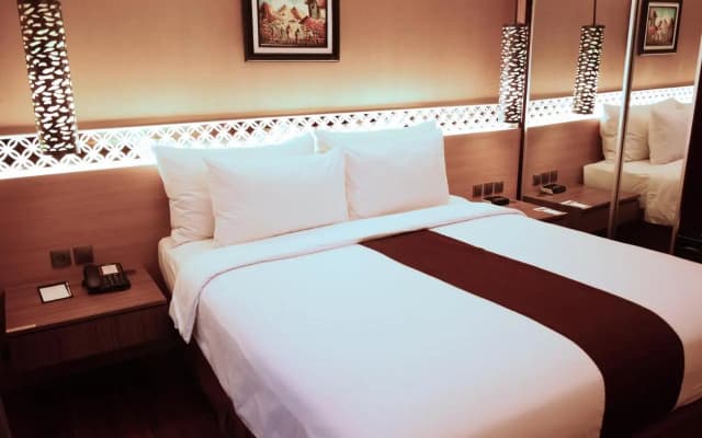 Best Western Premier Sunset Road - photo 5