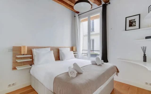 Athos I Stylish 1BR Home on the Rive Gauche - photo 2