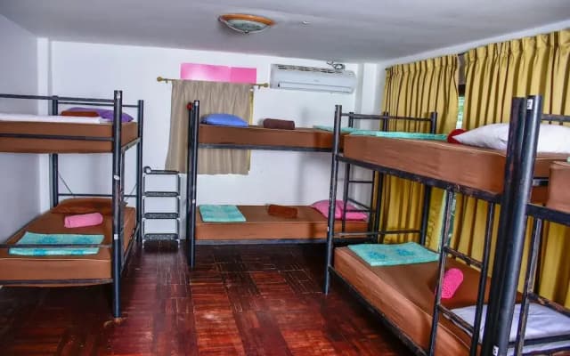 The Wanderlust Hostel - photo 5