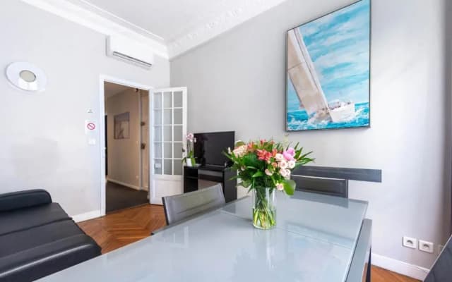 Nice Central Art Deco Flat 45 m² - photo 4