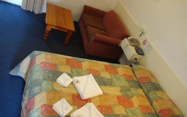 Pathfinder Motel - photo 3