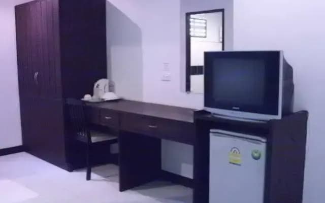 Wallop House - photo 4