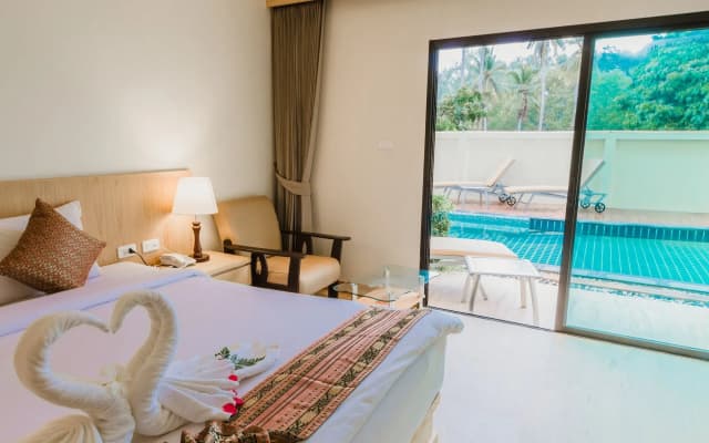 Airport Beach Hotel Phuket - photo 4