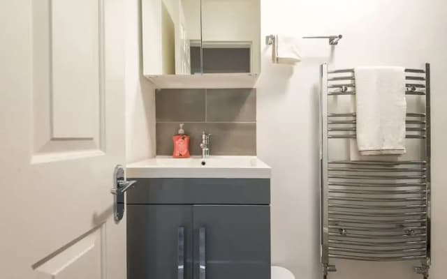 1bed-ground Fl -private Entrance - photo 3