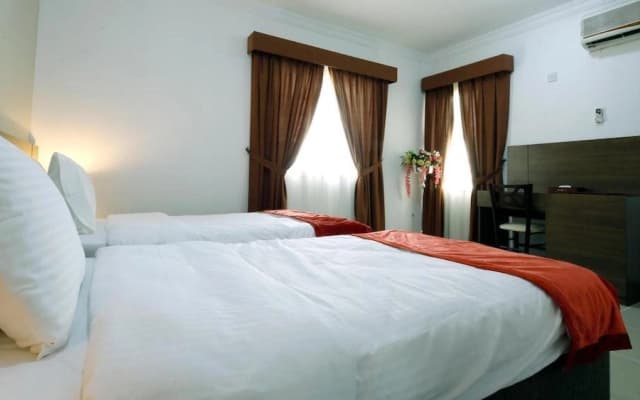 La Villa Inn - photo 4