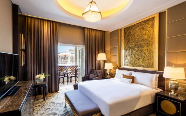 Ezdan Palace Hotel - photo 4