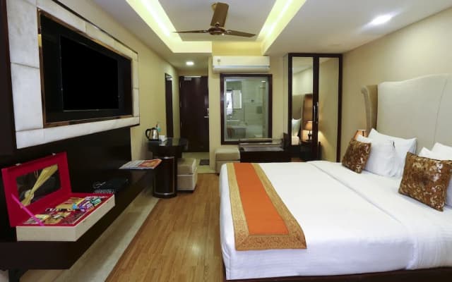 Hotel Welcome Palace Karol Bagh - photo 4