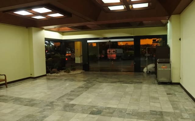 The Executive House - photo 2