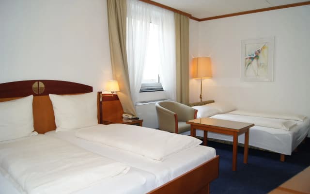 The Weekend Hotel - photo 5