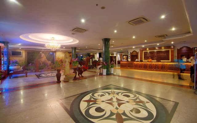 Hotel Somadevi Angkor Resort & Spa - photo 2