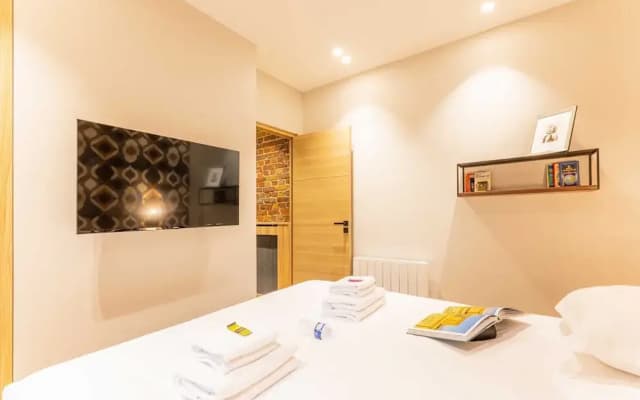 Charming Apartment - 2br/6p - Gare du Nord - photo 3