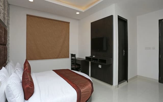 OYO 14769 Hotel Belmond - photo 5