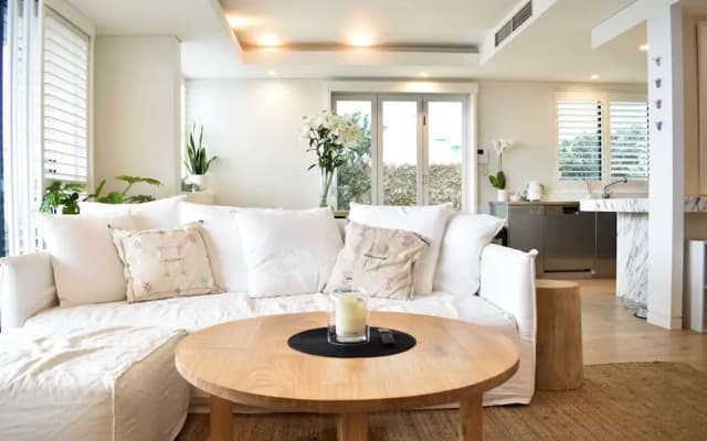 Beautiful Beachside Apartment in Bondi - photo 4