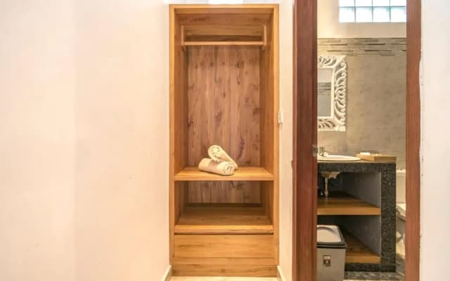 Esty House - photo 4