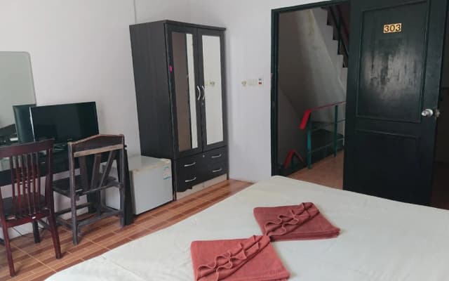 Happy Guesthouse - photo 2