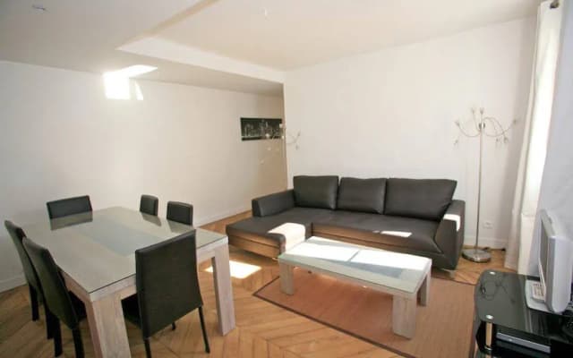 Bridgestreet Le Marais Service - photo 2