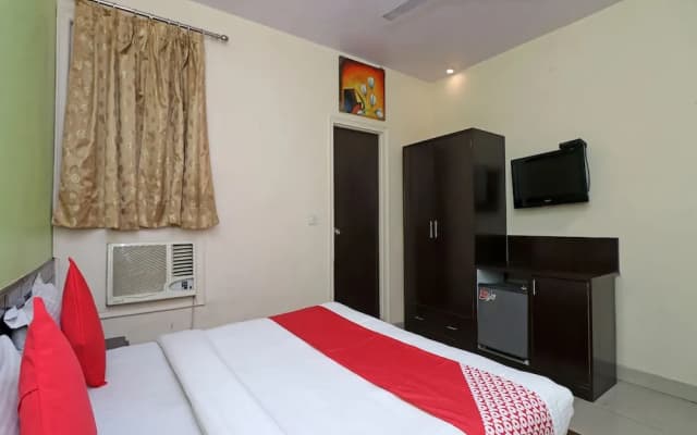 OYO 7344 My H Rooms - photo 2
