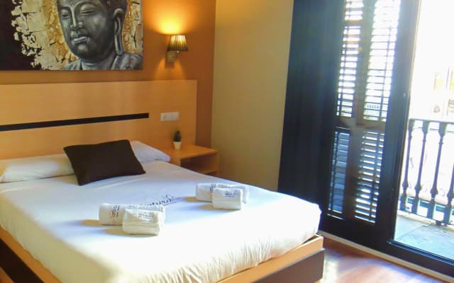 Hostal Live Natura Barcelona - photo 2