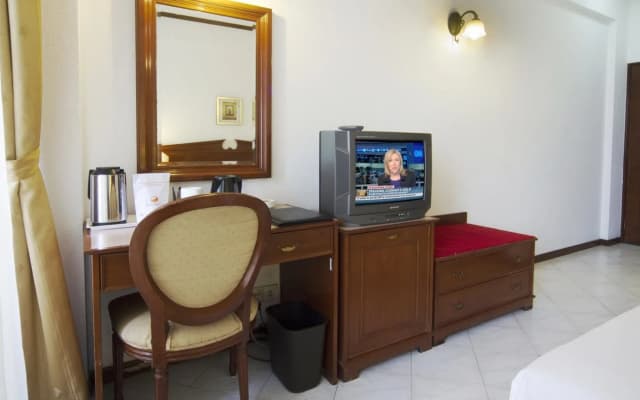 Kam Hotel - photo 2
