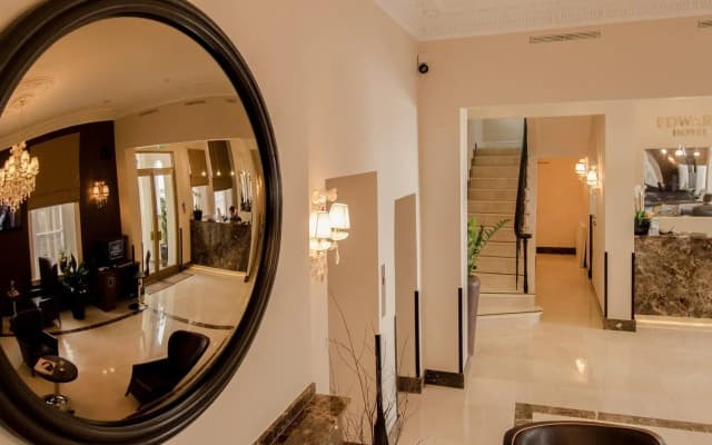 Edward Hotel Paddington - photo 2