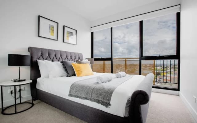 Elegant 2br@footscray Station - photo 3