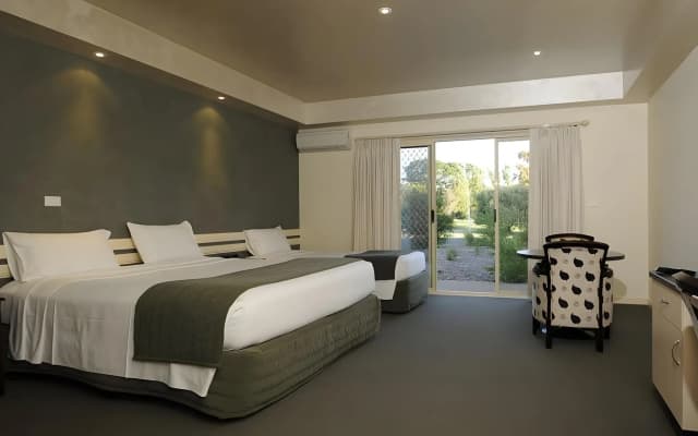 Fairways Resort - photo 2