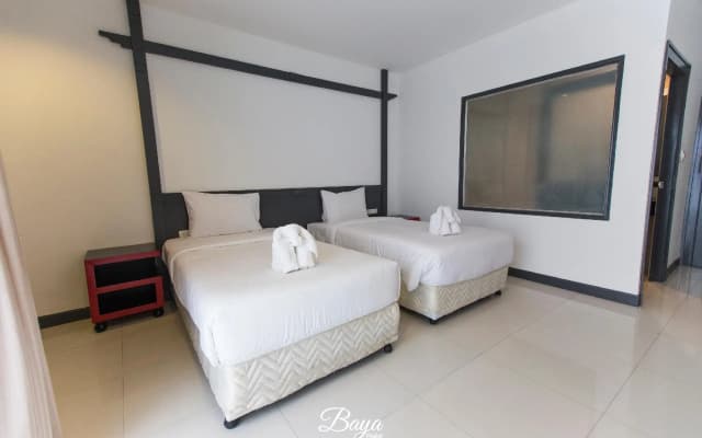 Hotel Baya Patong - photo 4