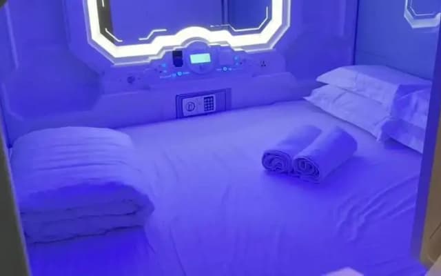 SkyCity Capsule Hostel - photo 4
